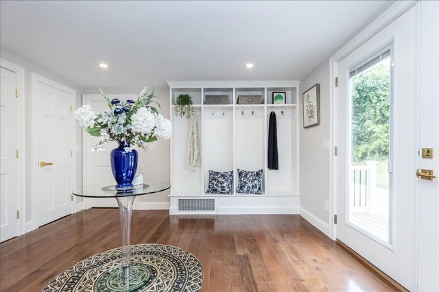 113 River St, Middleton, MA 01949