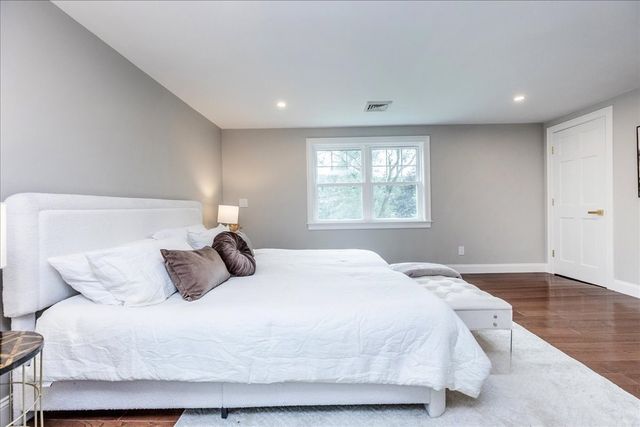 113 River St, Middleton, MA 01949