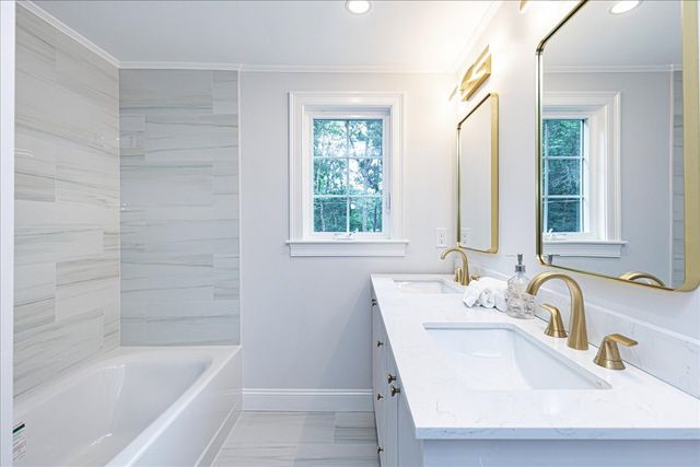 113 River St, Middleton, MA 01949