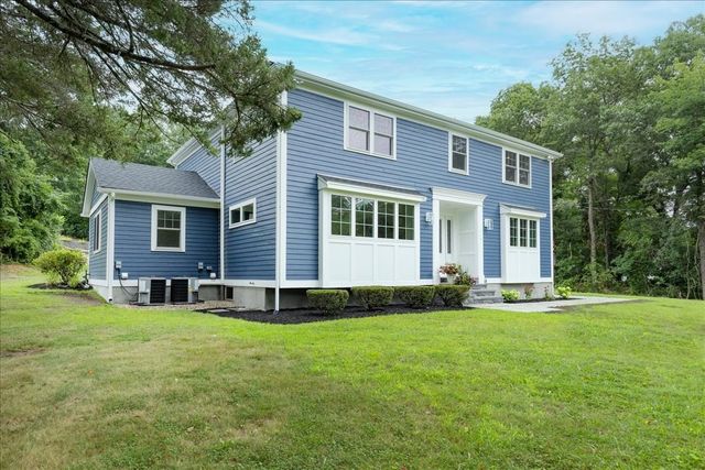 113 River St, Middleton, MA 01949