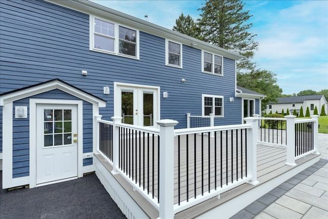 113 River St, Middleton, MA 01949
