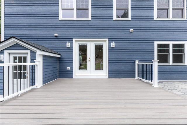 113 River St, Middleton, MA 01949