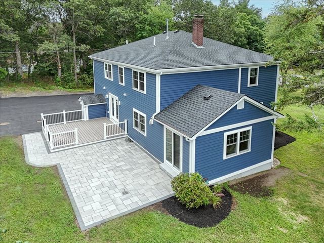 113 River St, Middleton, MA 01949