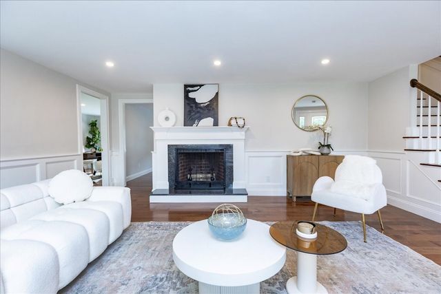 113 River St, Middleton, MA 01949