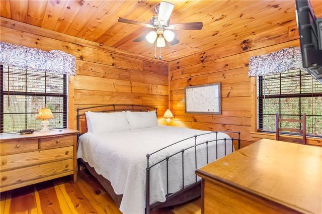 152 Broken Arrow Path, Blue Ridge, GA 30513