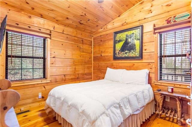 152 Broken Arrow Path, Blue Ridge, GA 30513