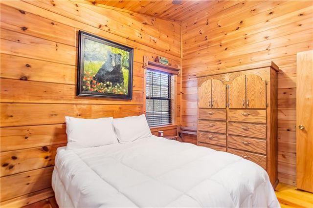 152 Broken Arrow Path, Blue Ridge, GA 30513