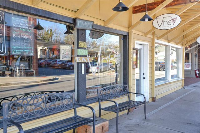 152 Broken Arrow Path, Blue Ridge, GA 30513