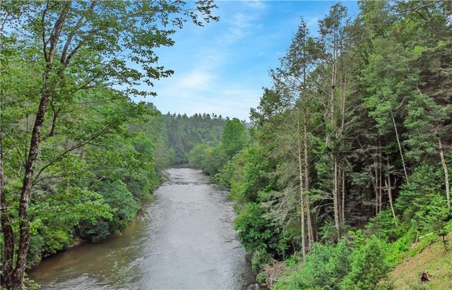 152 Broken Arrow Path, Blue Ridge, GA 30513