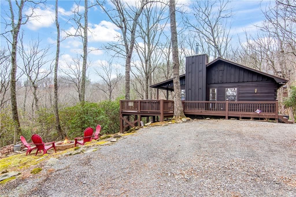 152 Broken Arrow Path, Blue Ridge, GA 30513