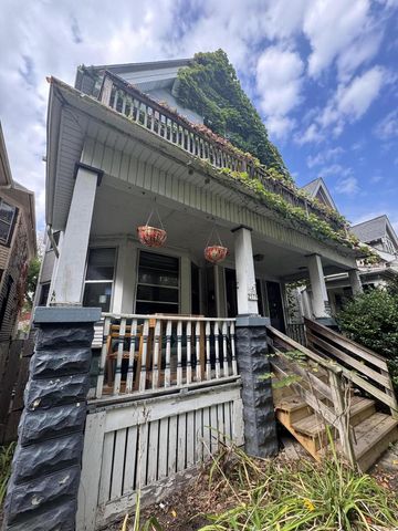 2579 N Frederick AVENUE #2581, Milwaukee, WI 53211