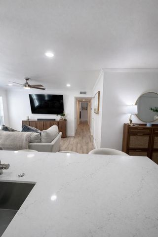 361 N Post Oak Lane 145, Houston, TX 77024