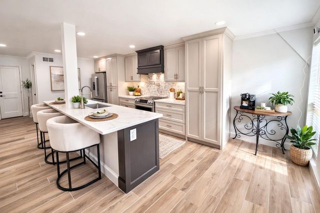 361 N Post Oak Lane 145, Houston, TX 77024