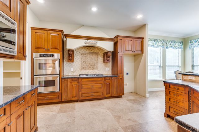 2809 Dove Pond Drive, Grapevine, TX 76051