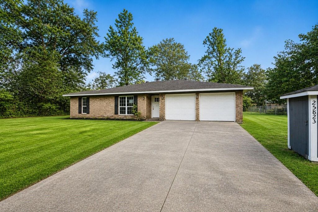 25823 Water Ridge Drive, Huffman, TX 77336