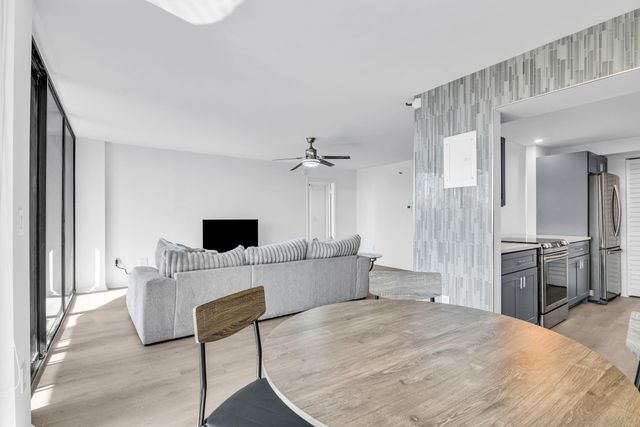 859 Jeffery Street SE 5090, Boca Raton, FL 33487