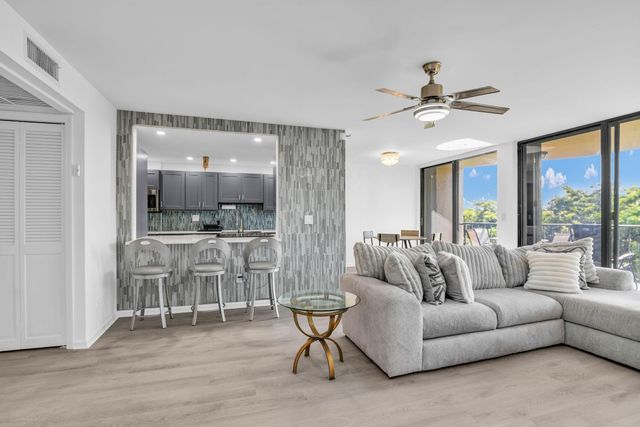 859 Jeffery Street SE 5090, Boca Raton, FL 33487