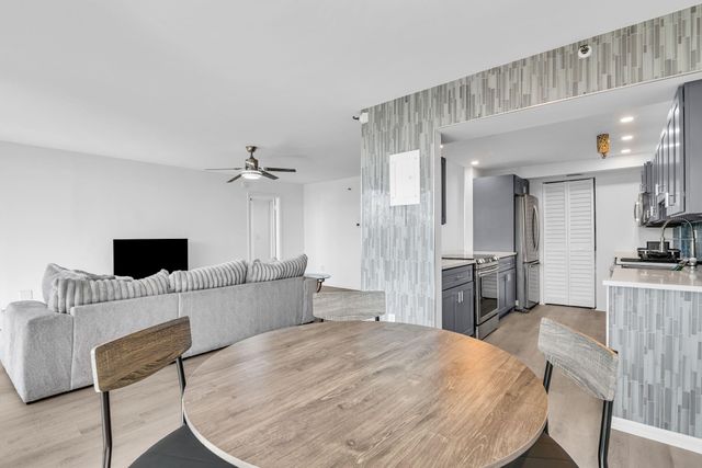 859 Jeffery Street SE 5090, Boca Raton, FL 33487