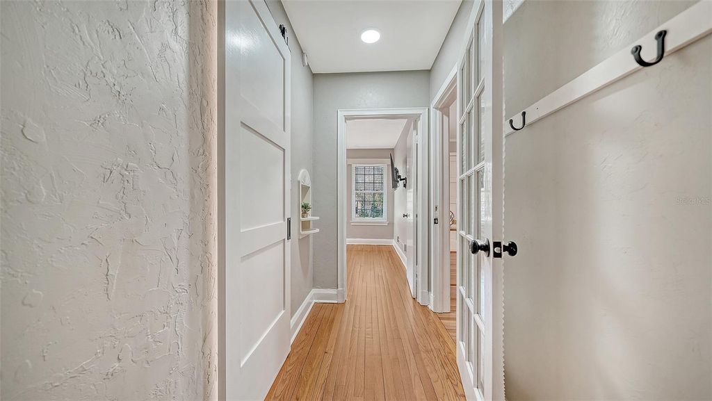 Image 20 of property listing at 121 24TH STREET W, Bradenton, FL 34205