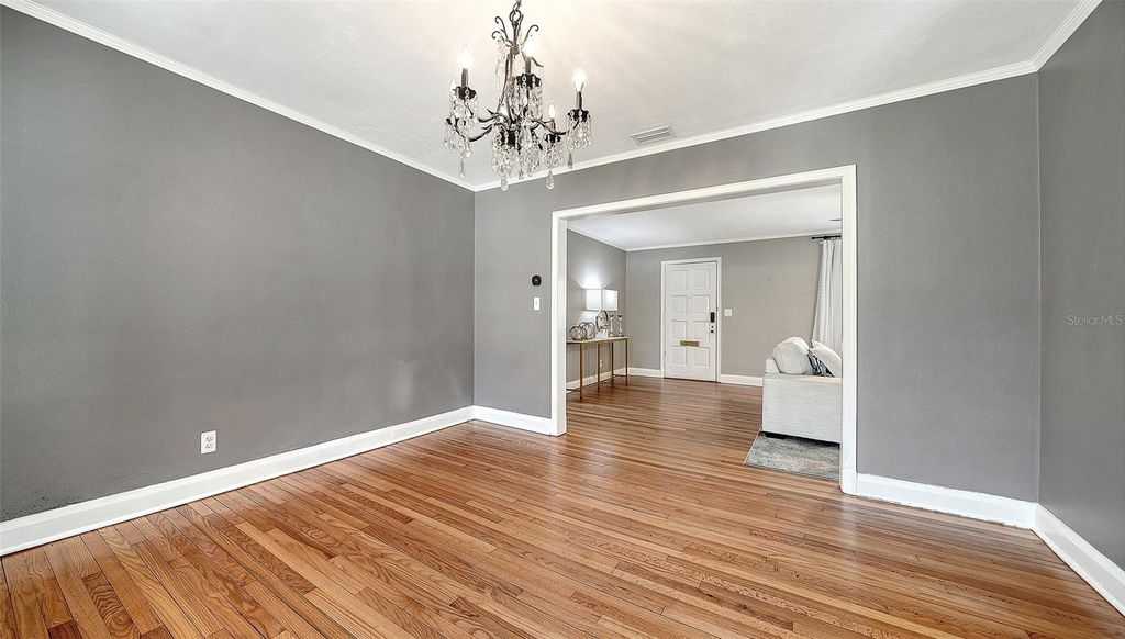 Image 27 of property listing at 121 24TH STREET W, Bradenton, FL 34205