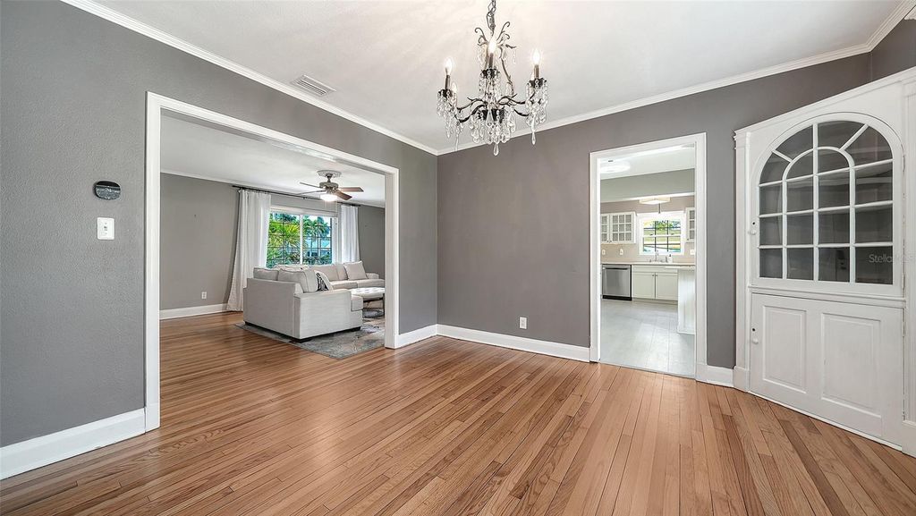 Image 28 of property listing at 121 24TH STREET W, Bradenton, FL 34205