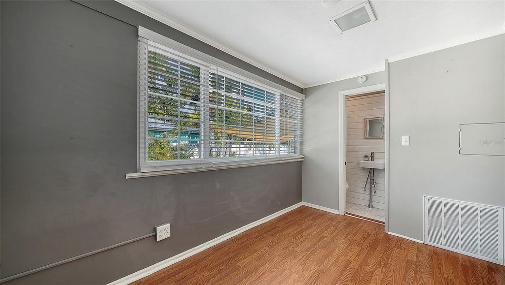 Image 29 of property listing at 121 24TH STREET W, Bradenton, FL 34205