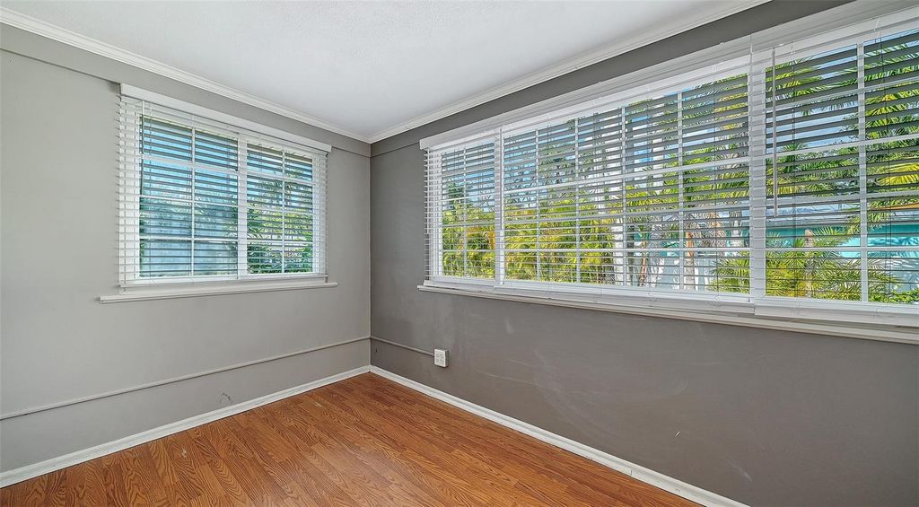 Image 30 of property listing at 121 24TH STREET W, Bradenton, FL 34205