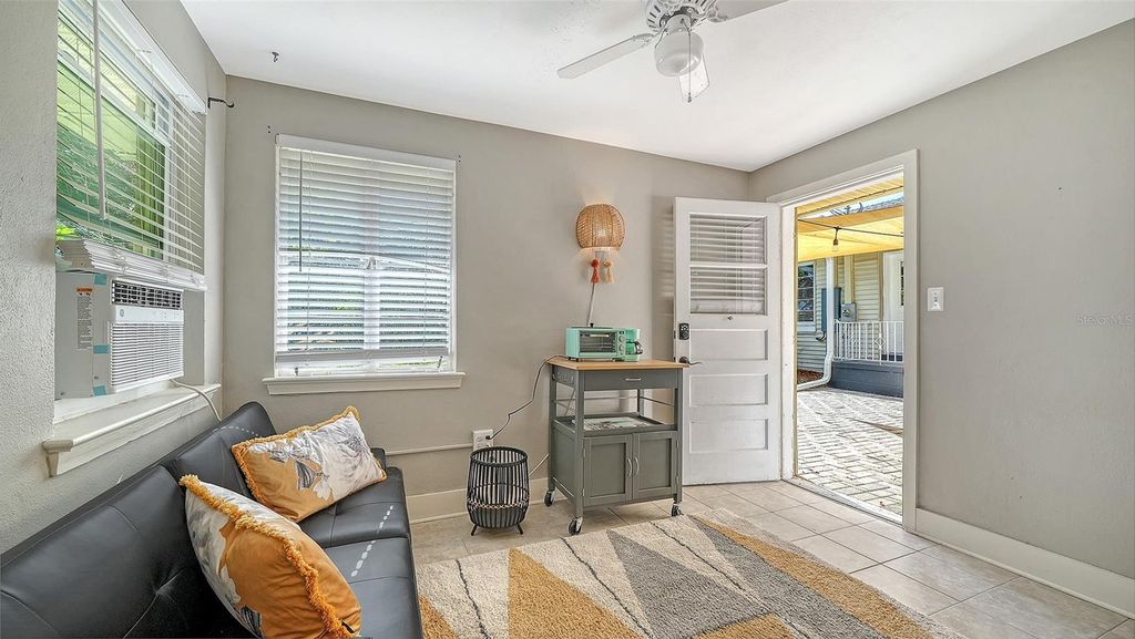 Image 32 of property listing at 121 24TH STREET W, Bradenton, FL 34205