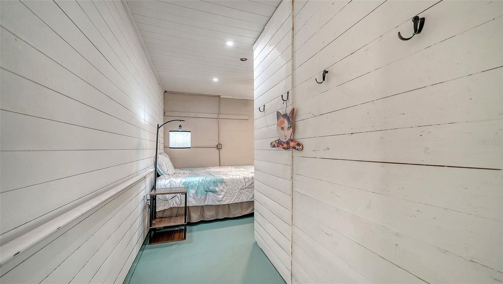 Image 37 of property listing at 121 24TH STREET W, Bradenton, FL 34205