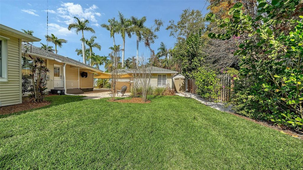 Image 40 of property listing at 121 24TH STREET W, Bradenton, FL 34205