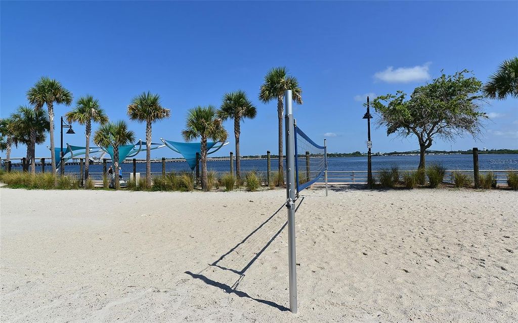 Image 44 of property listing at 121 24TH STREET W, Bradenton, FL 34205