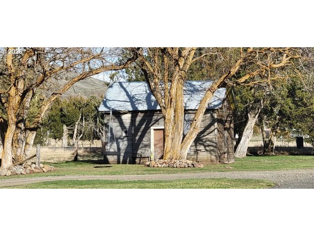 70724 BEAR CREEK Rd, Wallowa, OR 97885