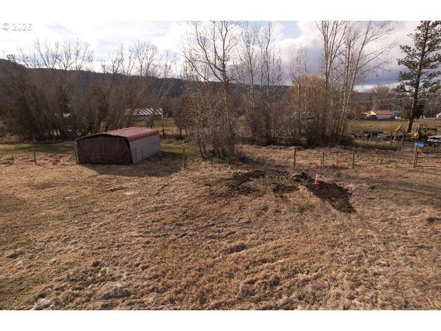 70724 BEAR CREEK Rd, Wallowa, OR 97885