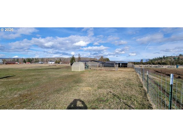 70724 BEAR CREEK Rd, Wallowa, OR 97885