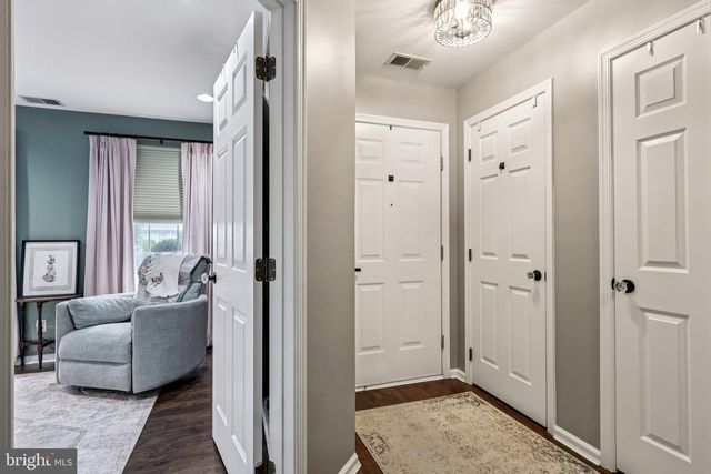 21 FOXGLOVE DR, Delran, NJ 08075