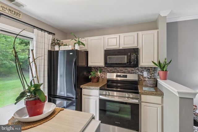 21 FOXGLOVE DR, Delran, NJ 08075