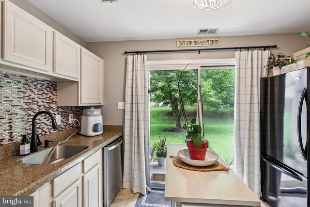 21 FOXGLOVE DR, Delran, NJ 08075