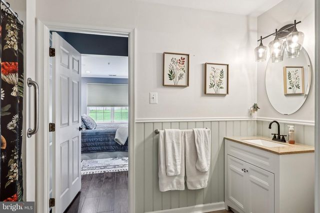 21 FOXGLOVE DR, Delran, NJ 08075