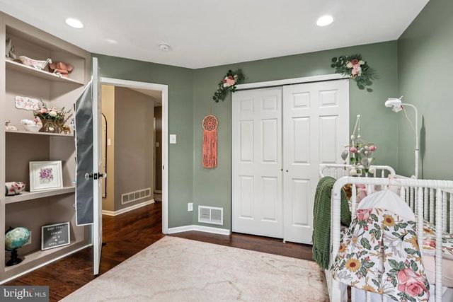 21 FOXGLOVE DR, Delran, NJ 08075