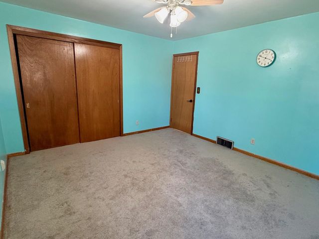 1025 Pershing Boulevard, Worthington, MN 56187