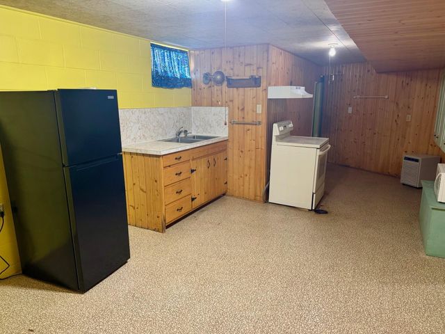 1025 Pershing Boulevard, Worthington, MN 56187