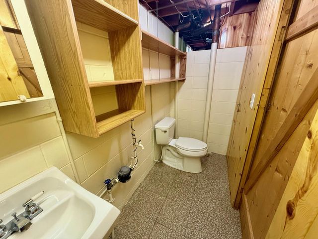 1025 Pershing Boulevard, Worthington, MN 56187