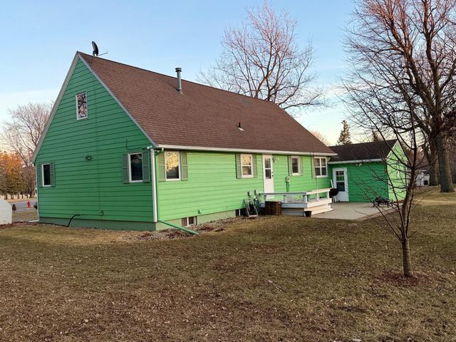 1025 Pershing Boulevard, Worthington, MN 56187