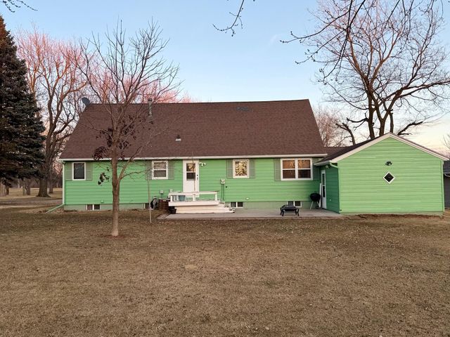 1025 Pershing Boulevard, Worthington, MN 56187