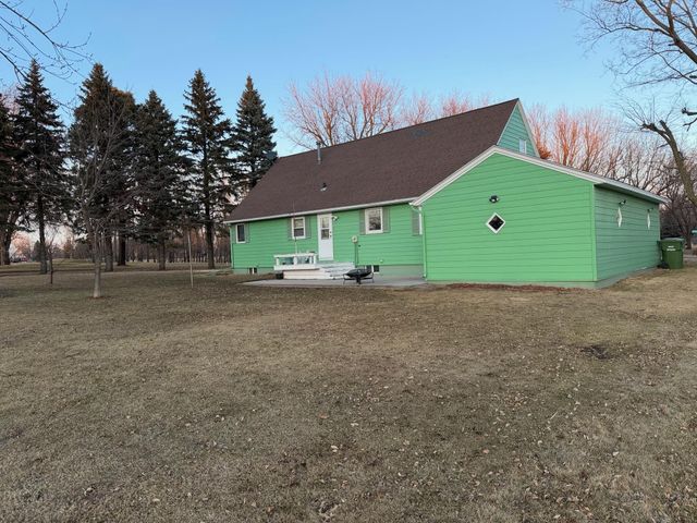 1025 Pershing Boulevard, Worthington, MN 56187