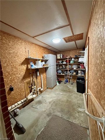 637 Pine Ridge Road, Mount Airy, NC 27030