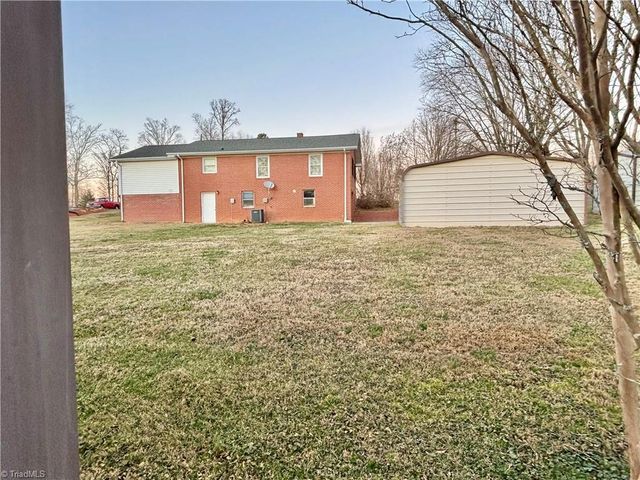 637 Pine Ridge Road, Mount Airy, NC 27030