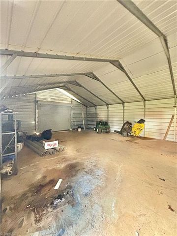 637 Pine Ridge Road, Mount Airy, NC 27030