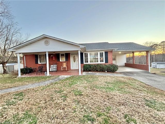 637 Pine Ridge Road, Mount Airy, NC 27030