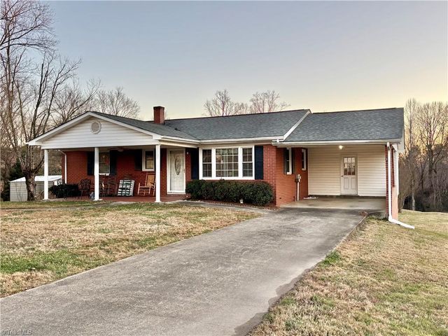 637 Pine Ridge Road, Mount Airy, NC 27030